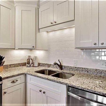 Direct Oceanfront Private Villa Overlooking Pool/Beach - South Forest Beach - Right Next To Coligny Plaza Хилтън Хед Айлънд Екстериор снимка